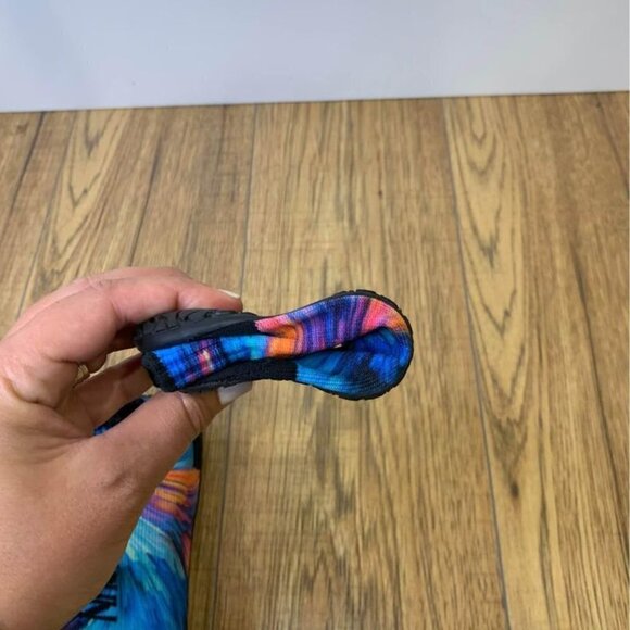 CHILDRENS beach water socks- NWOT. Perfect for outdoors/nature walks. Size 23 sm - Picture 6 of 11